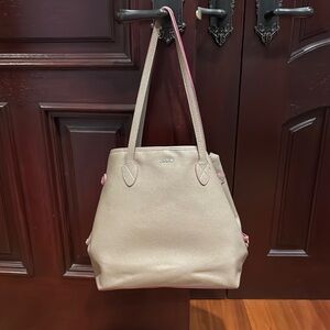 Lodis tote pebble leather beige exterior & soft pink interior convertible sides